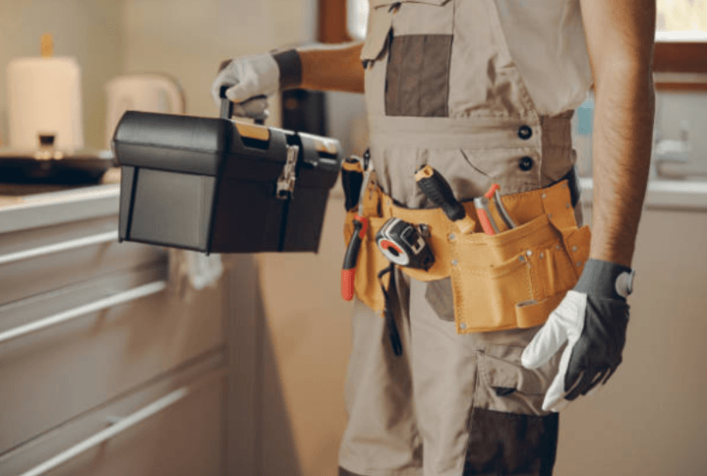 What Are the Benefits of Hiring a Handyman Service in Canada for Routine Maintenance?